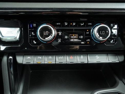 New 2026 GMC Sierra 1500 AT4 w/ AT4 Premium Package AWD/4WD image 26