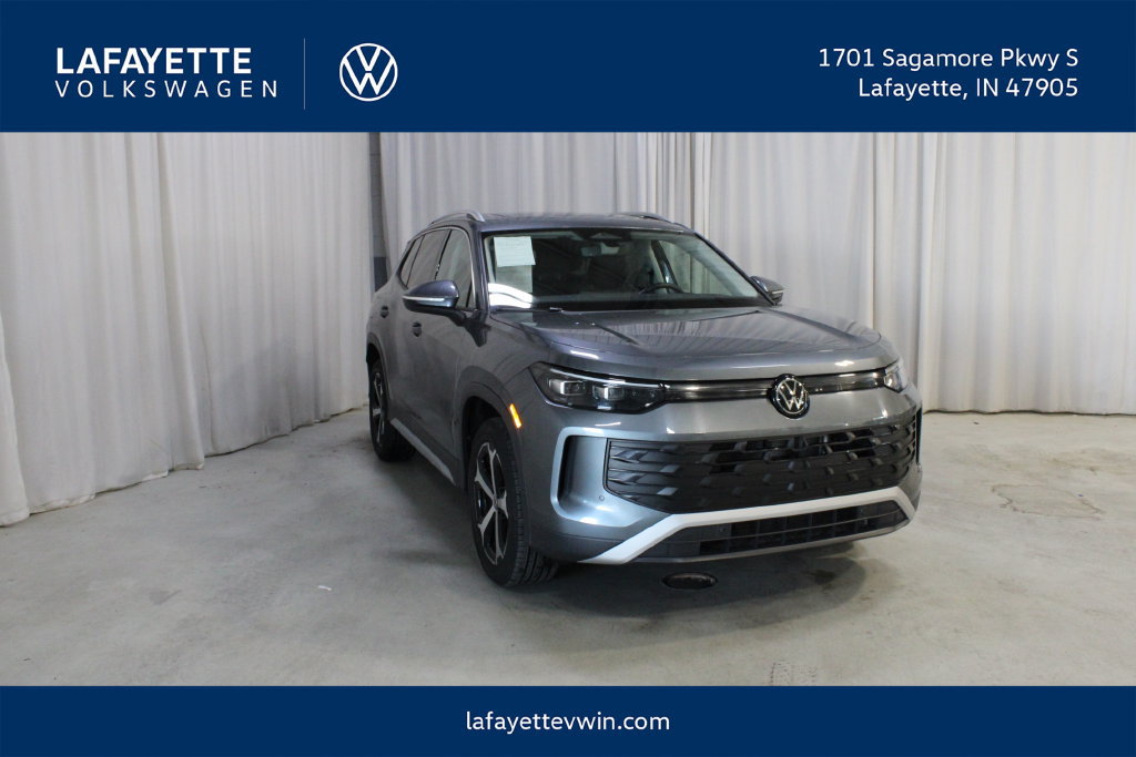 Used 2026 Volkswagen Tiguan SE AWD/4WD image 1