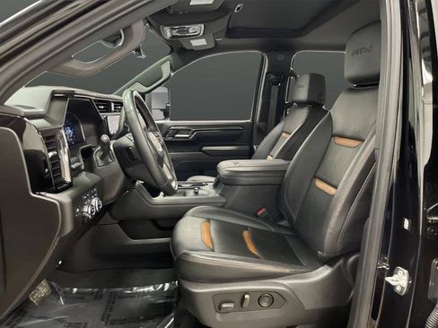 Used 2025 GMC Sierra 3500 AT4 w/ AT4 Premium Plus Package image 4