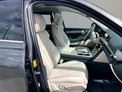 Used 2025 Genesis GV80 3.5T Prestige image 9