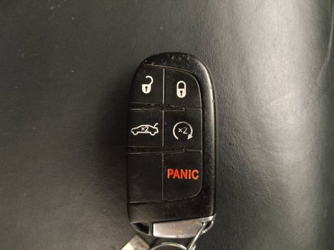 Used 2014 Chrysler 300 w/ Driver Convenience Group RWD image 32