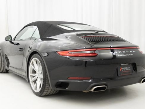 Used 2017 Porsche 911 Carrera 4 image 34