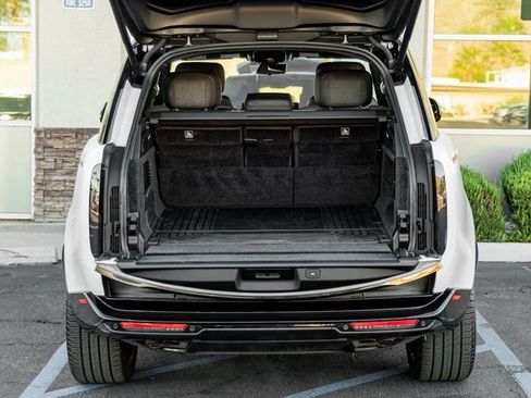 Used 2024 Land Rover Range Rover SV image 24