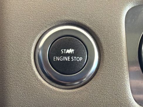 Used 2011 Land Rover Range Rover Sport HSE AWD/4WD image 17