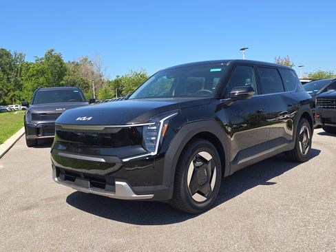 New 2026 Kia EV9 Light RWD image 4