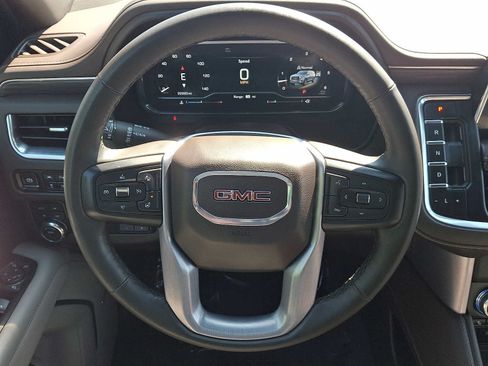 Used 2024 GMC Yukon SLT w/ SLT Luxury Package AWD/4WD image 22