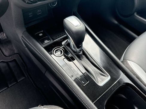Used 2023 Nissan Kicks SR w/ SR Premium Package FWD image 26