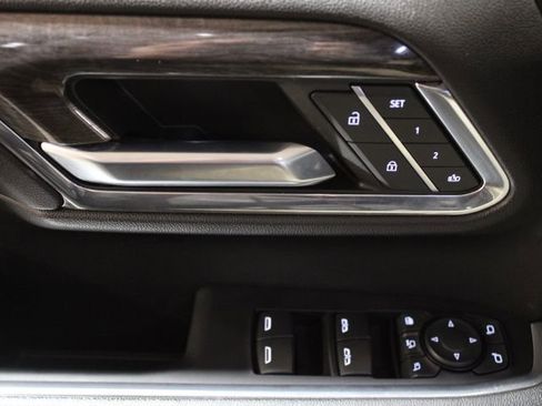 Used 2024 Chevrolet Silverado 2500 LTZ w/ LTZ Convenience Package image 18