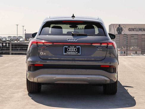 Used 2023 Audi Q4 e-tron Premium w/ Convenience Package RWD image 5