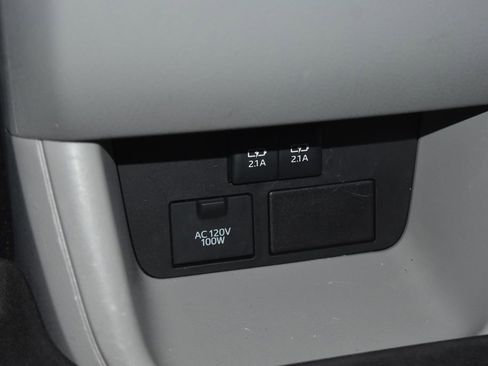 Used 2017 Toyota Highlander Limited image 23