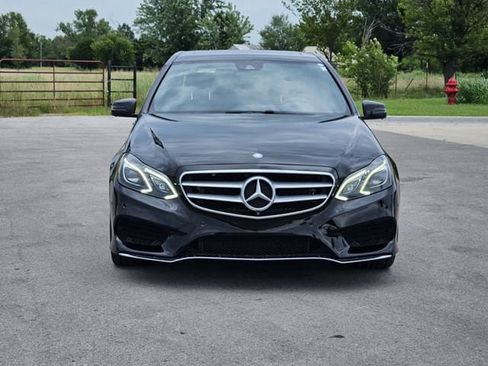 Used 2015 Mercedes-Benz E 400 Sedan image 2