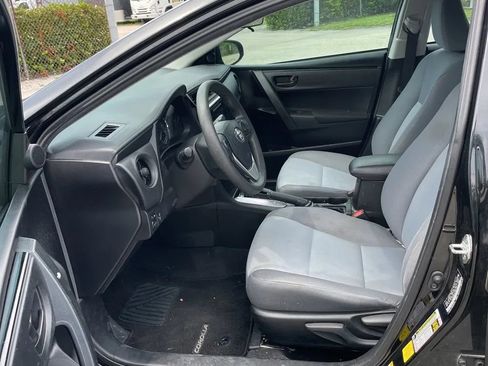 Used 2018 Toyota Corolla L FWD image 3