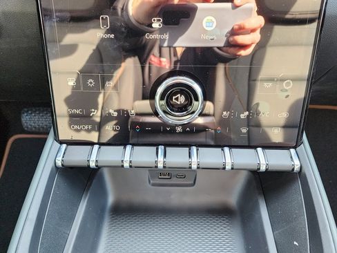 New 2026 GMC Terrain AT4 w/ Convenience Package III image 30