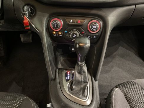 Used 2015 Dodge Dart SXT image 17