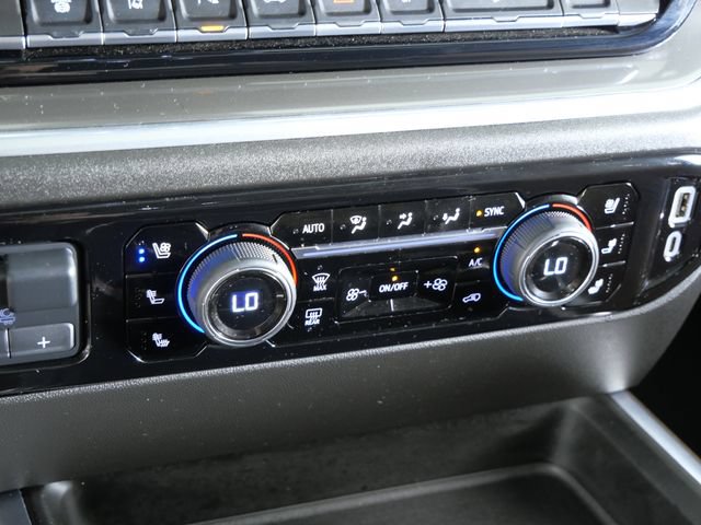 Used 2025 Chevrolet Silverado 3500 High Country w/ Technology Package AWD/4WD image 26