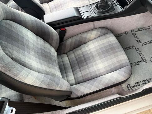Used 1988 Porsche 944 Coupe RWD image 40