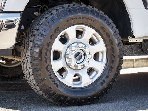 Used 2023 Ford F350 XLT w/ 360-Degree Camera Package AWD/4WD image 11