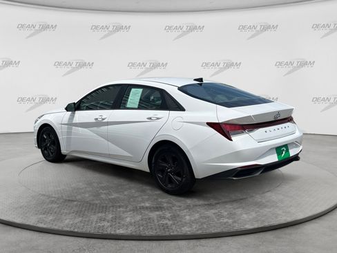 Used 2023 Hyundai Elantra SEL FWD image 6
