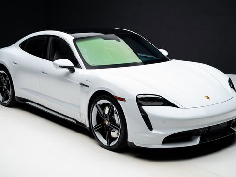 Used 2021 Porsche Taycan Turbo w/ Premium Package image 37