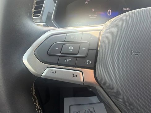 Certified 2023 Volkswagen Tiguan SE w/ Panoramic Sunroof Package FWD image 18