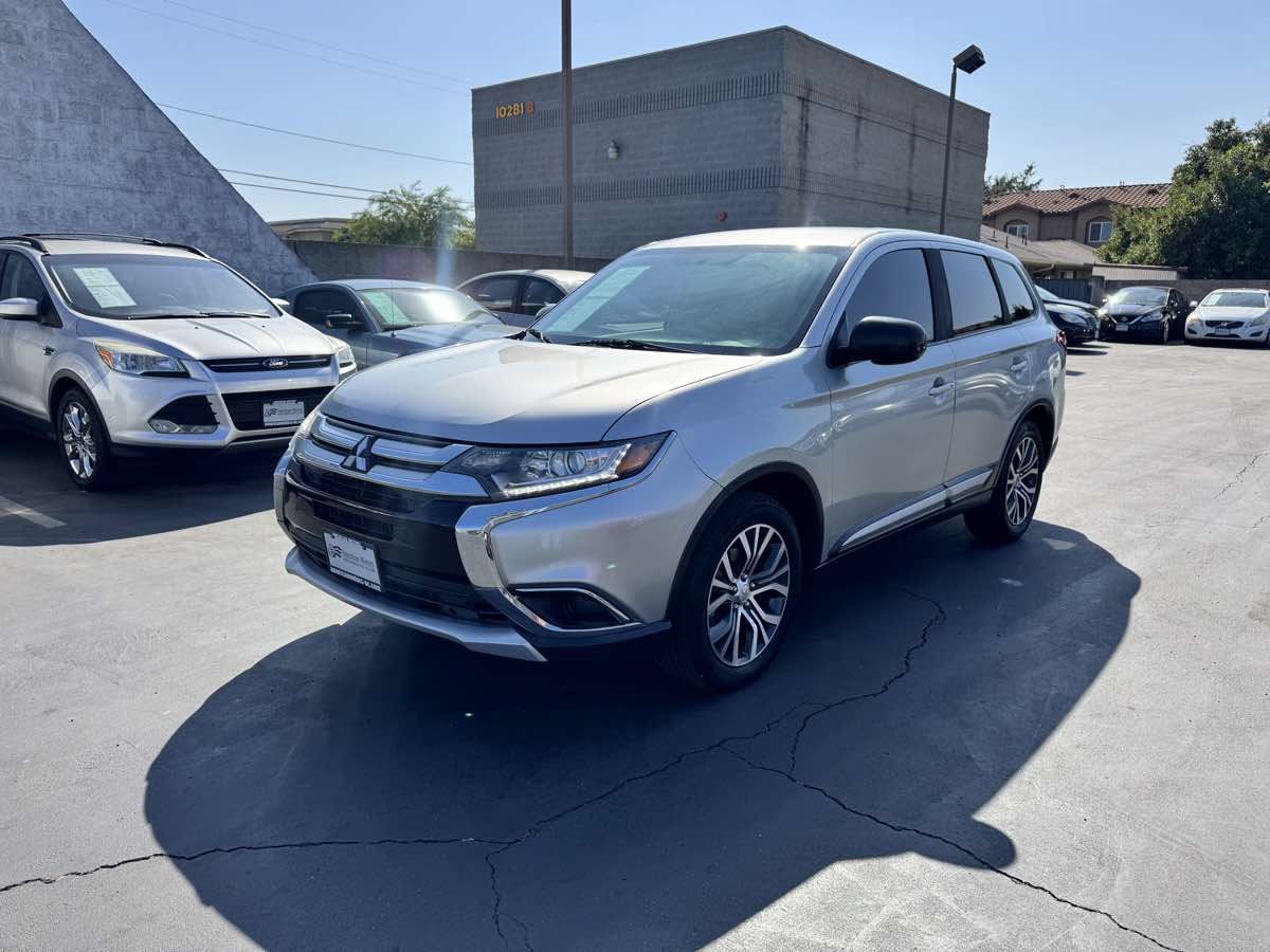 Used 2018 Mitsubishi Outlander ES FWD image 13