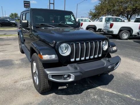 Used 2022 Jeep Wrangler Unlimited Sahara AWD/4WD image 4