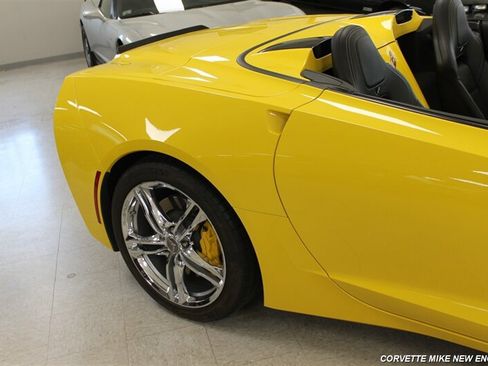 Used 2016 Chevrolet Corvette Stingray Convertible w/ 2LT Preferred Equipment Group RWD image 19