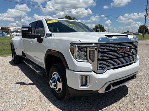 Used 2023 GMC Sierra 3500 Denali AWD/4WD image 3