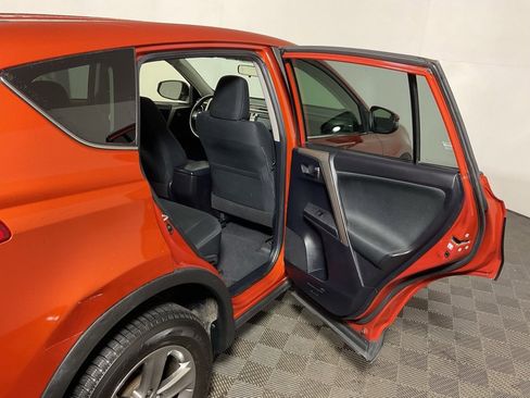 Used 2015 Toyota RAV4 XLE image 29