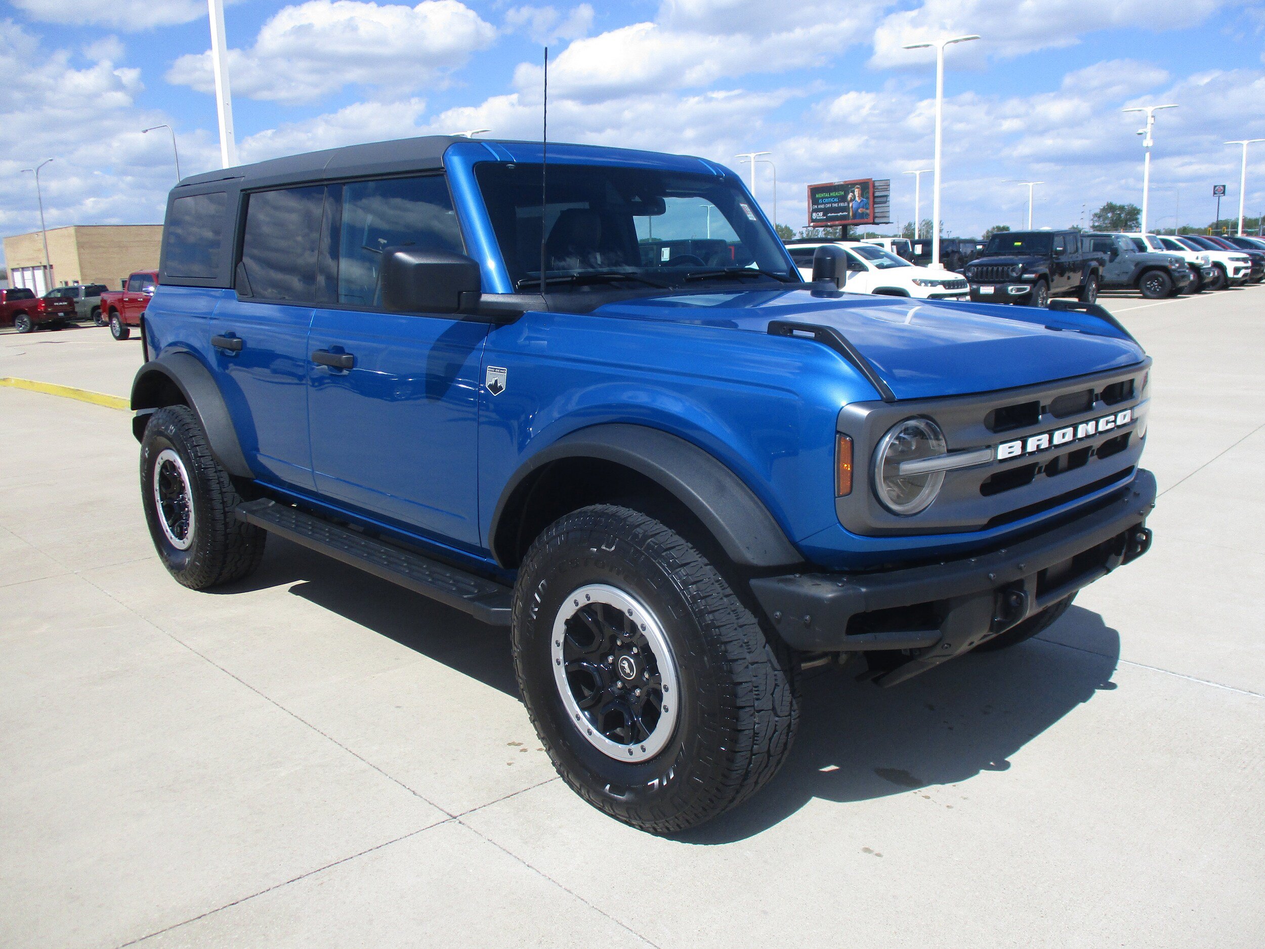 Used 2023 Ford Bronco Big Bend w/ Sasquatch Package AWD/4WD image 9