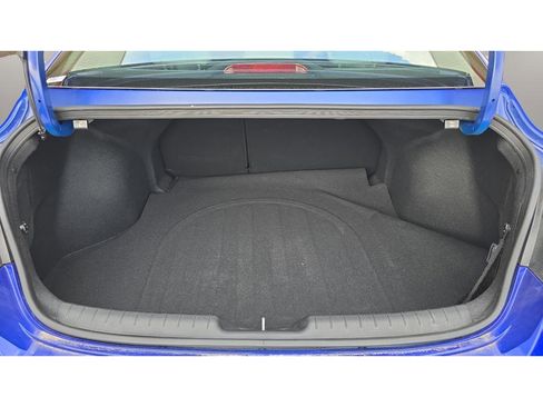 Certified 2025 Hyundai Elantra Limited FWD image 31