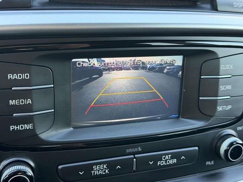 Used 2017 Kia Sorento AWD image 21