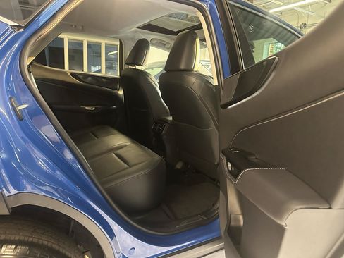 Used 2025 Lexus NX 250 FWD w/ Towing Package (2000 Lbs) image 19