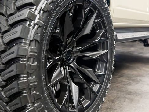 Used 2025 Ford Bronco Outer Banks AWD/4WD image 12