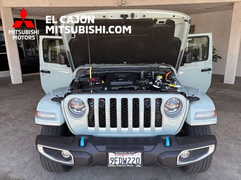 Used 2023 Jeep Wrangler Unlimited Sahara AWD/4WD image 25