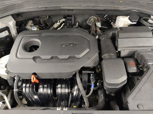 Used 2020 Hyundai Santa Fe SE image 30