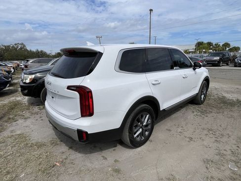 Certified 2024 Kia Telluride LX image 2