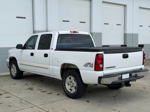 Used 2006 Chevrolet Silverado 1500 LT w/ Light Duty Power Package image 3