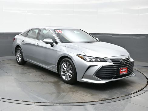 Used 2019 Toyota Avalon XLE image 8