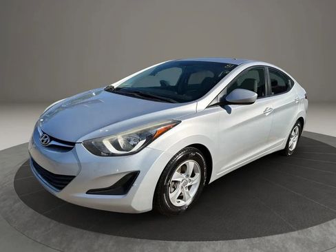 Used 2015 Hyundai Elantra SE FWD image 1