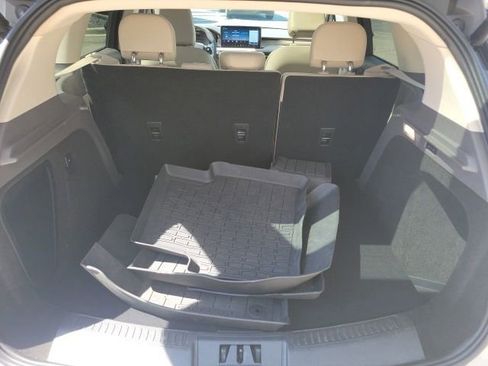 Certified 2024 Lincoln Corsair AWD w/ Equipment Group 101A image 23