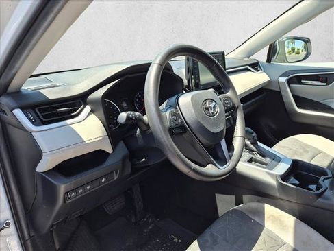 Used 2020 Toyota RAV4 XLE w/ XLE Grade Weather Package FWD image 7
