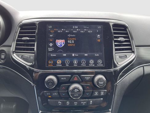 Used 2021 Jeep Grand Cherokee Limited AWD/4WD image 9