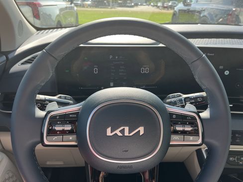 New 2026 Kia Carnival EX FWD image 10