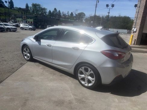 Used 2017 Chevrolet Cruze Premier FWD image 3