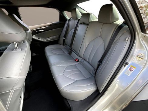 Used 2019 Toyota Avalon XLE image 21