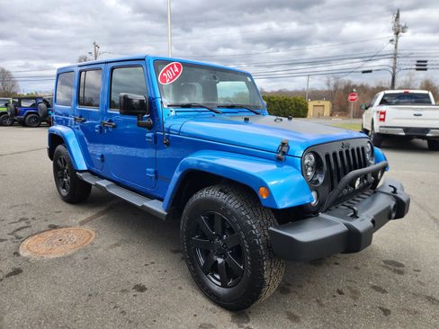 Used 2014 Jeep Wrangler Unlimited Sahara AWD/4WD image 22