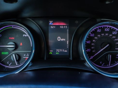 Used 2019 Toyota Camry LE image 6