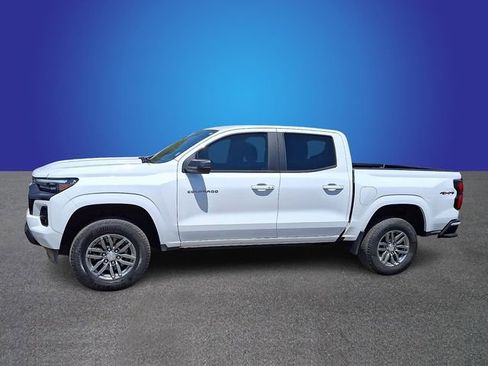 Used 2024 Chevrolet Colorado LT w/ LT Convenience Package III AWD/4WD image 4