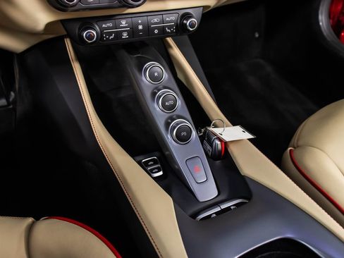 Certified 2019 Ferrari Portofino image 5